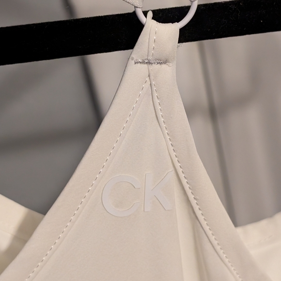 Active dress - Picture 6 of 7